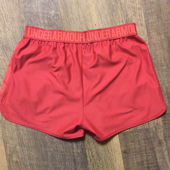 Under armour pink shorts with pockets - Picture 5 of 5